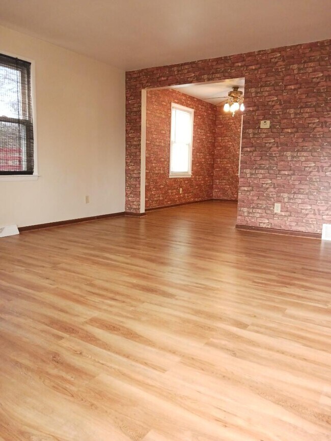 Foto del edificio - 212 Roberts St SE