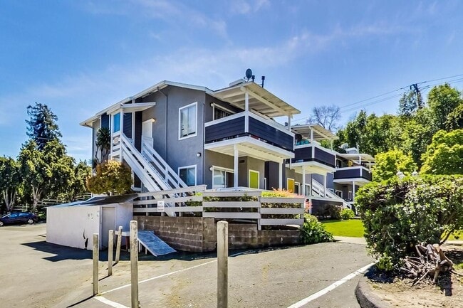 Building Photo - 2BD/2BA in Ideal El Sobrante Location! In ...