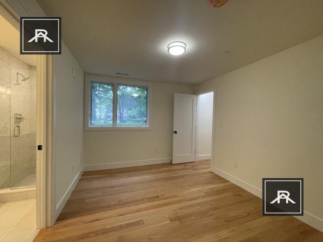 Building Photo - 3 bedroom in Brookline MA 02445