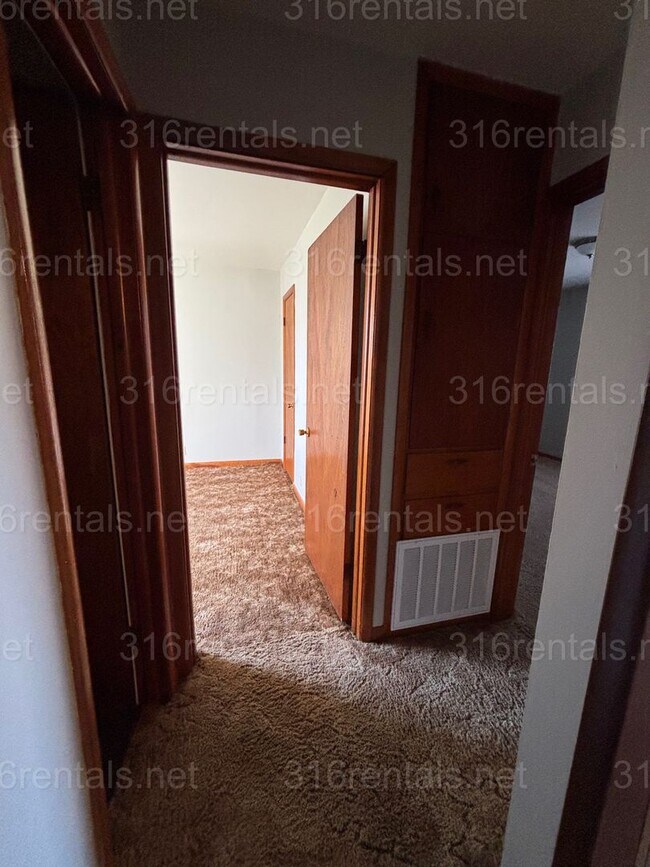 Foto del edificio - Duplex 2 bed 1 bath available NOW!