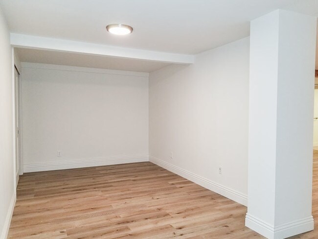 Building Photo - 1466 Hopkins St