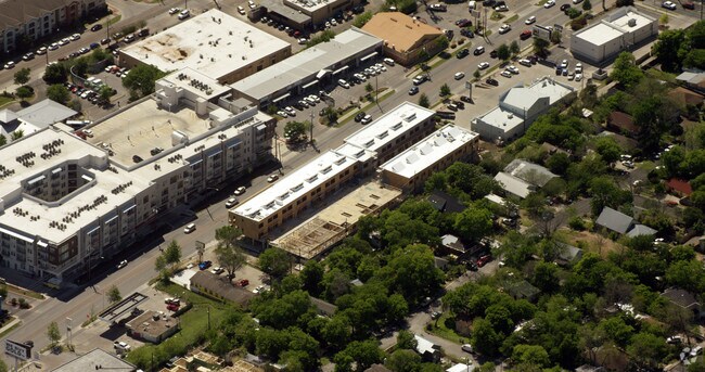 Foto aérea - 2000 E 7th St