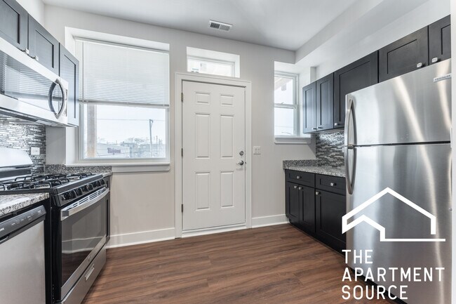 Foto del edificio - 4354 N Troy St