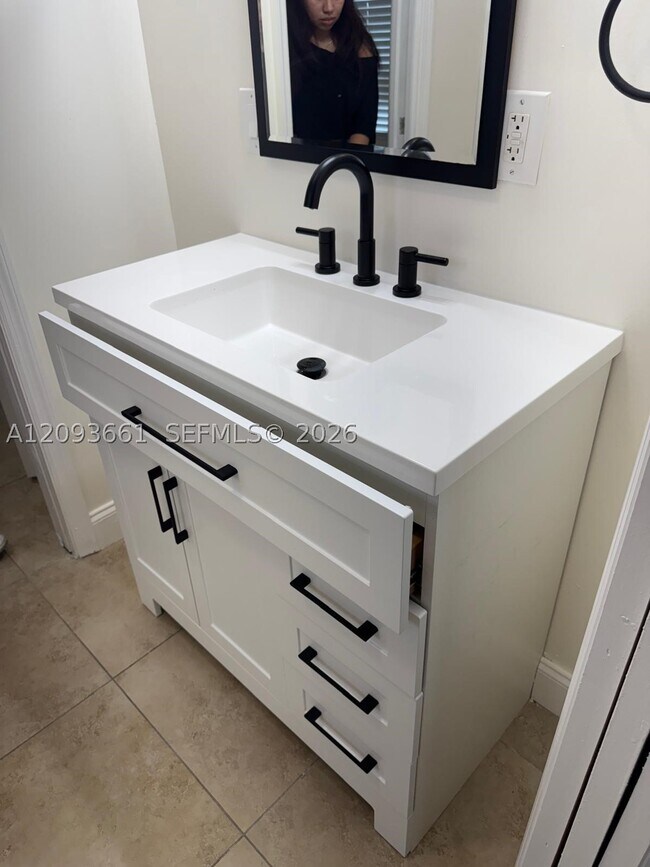 Foto del edificio - 1129 SW 10th St