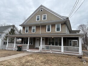 Building Photo - 558 E Main St