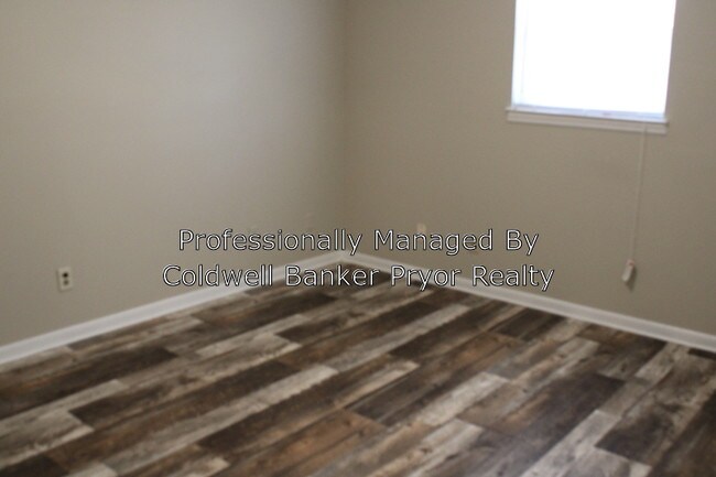 Building Photo - 207 Cedar Glen Ln