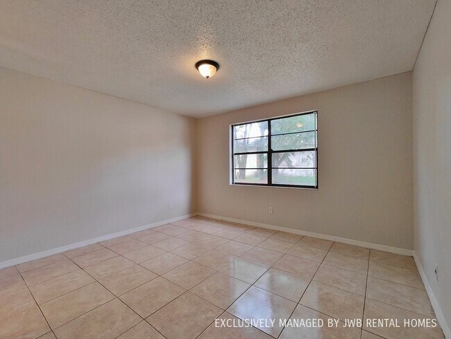 Foto del edificio - 478 Bentwood Ln