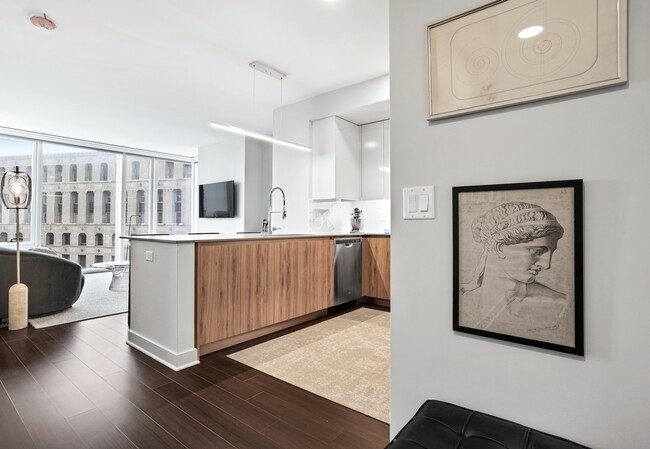 Foto del edificio - 313 W Wolf Point Plaza