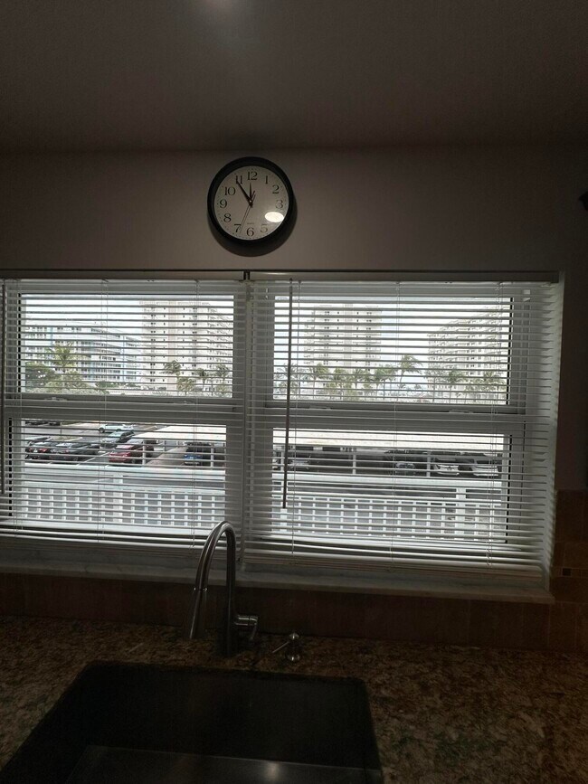 Foto del edificio - 3224 S Ocean Blvd