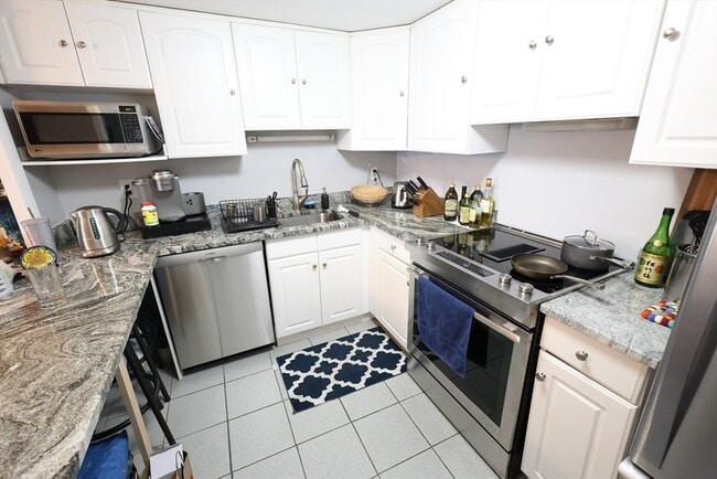 Building Photo - 45 Longwood Ave