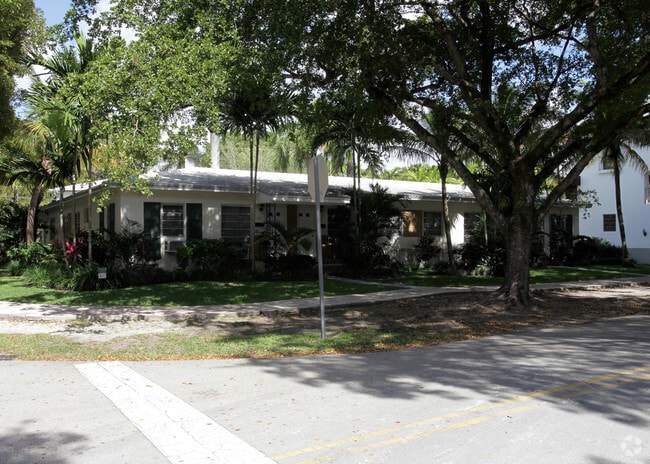 Foto del edificio - 441-449 Santander Ave