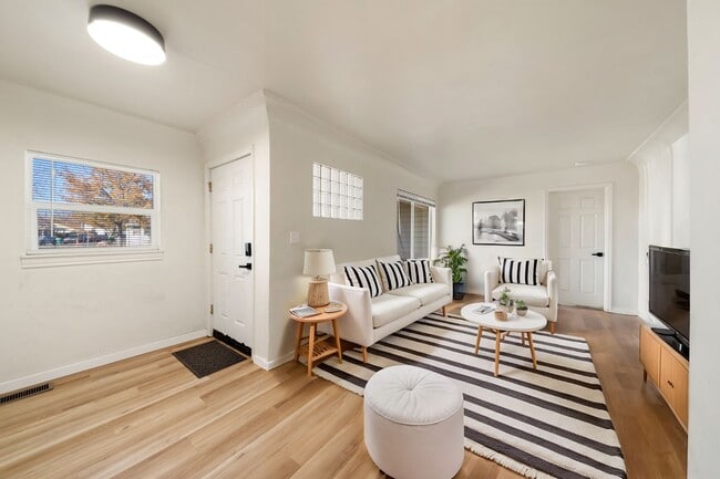 Photo - 4000 S Delaware St House