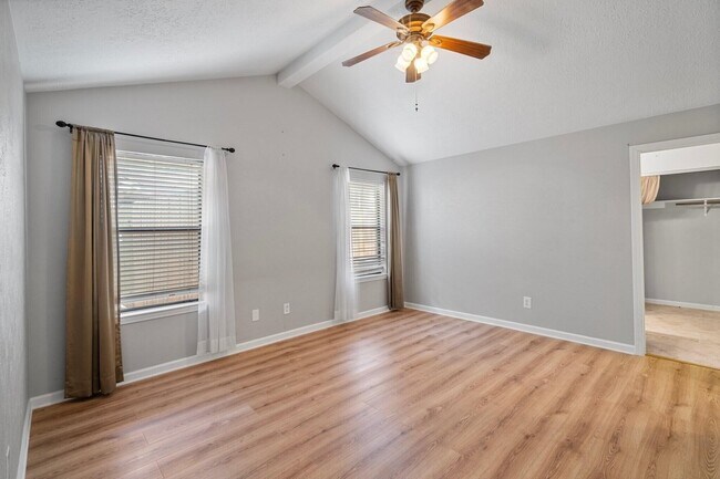 Foto del edificio - 3318 Golden Willow Dr