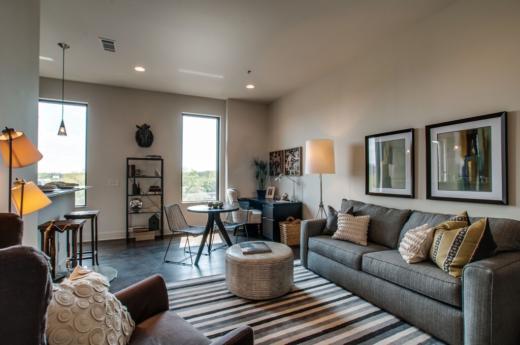 Foto principal - 210 30th Ave N