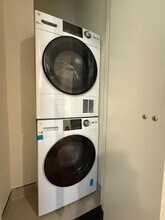 Building Photo - Nice room in a good neighborhood