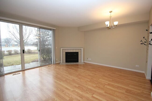 Building Photo - 523 Woodhaven Dr