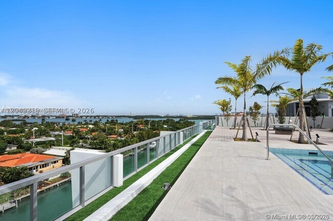 Foto del edificio - 9940 W Bay Harbor Dr