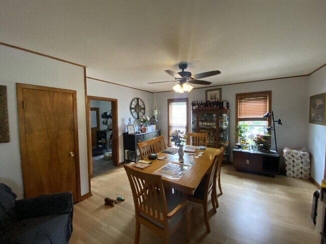Building Photo - "Charming 3-Bedroom 1.5 bath Home at 732 N...