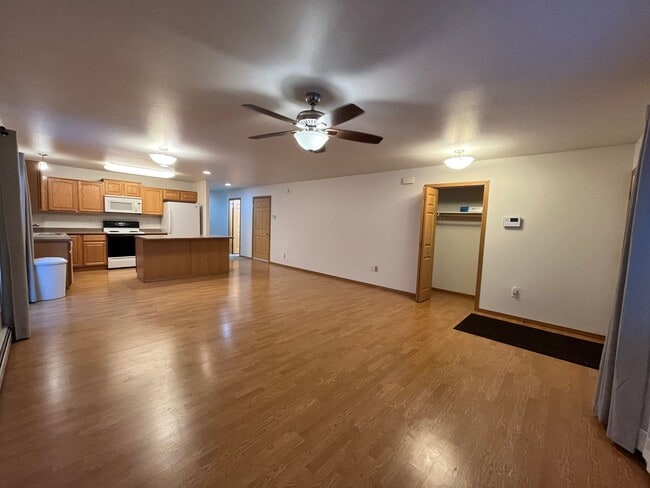 Building Photo - Dog friendly, 3 bedroom home in Aurora