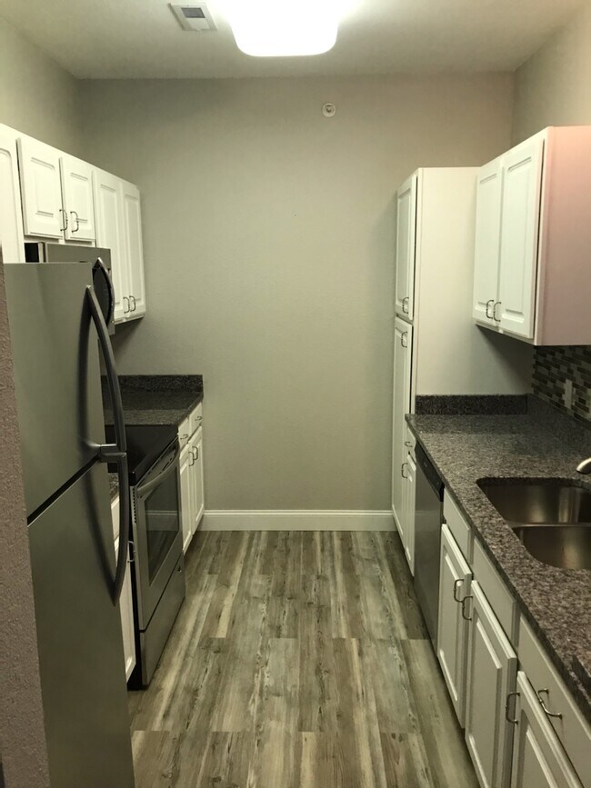 kitchen 2 - 2718 Northview Rd