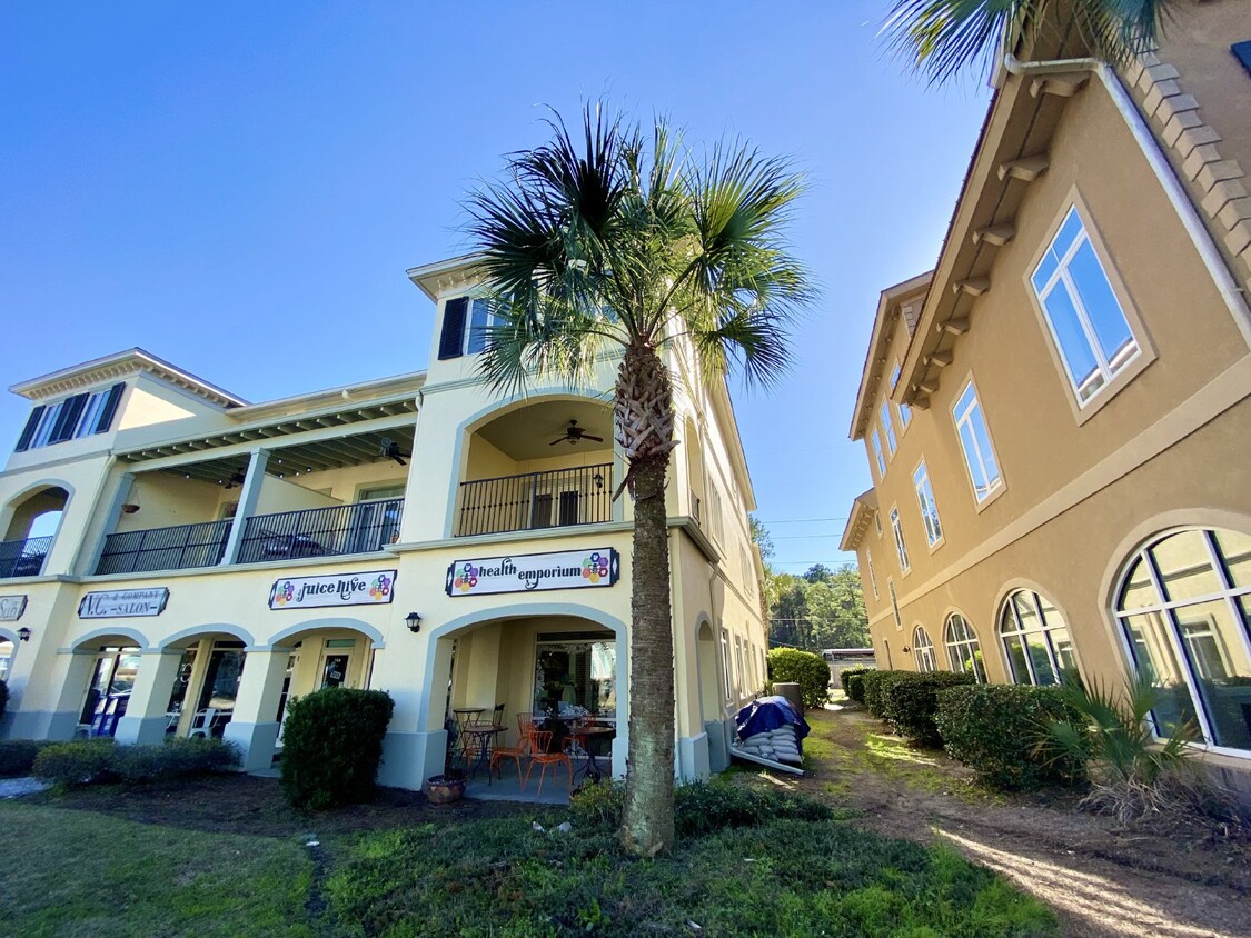 Foto principal - Beautiful Two Bedroom Townhome Located in ...