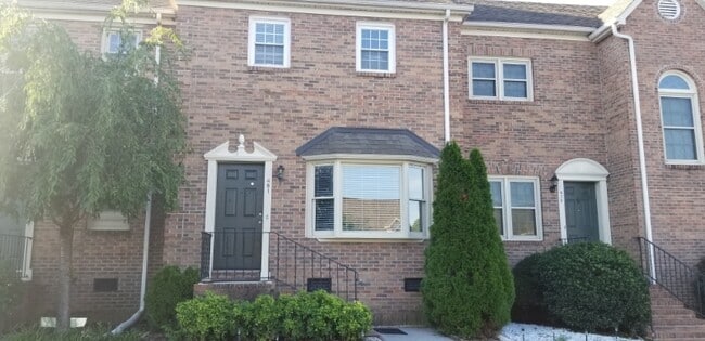 Building Photo - 481 Bramblewood Ln