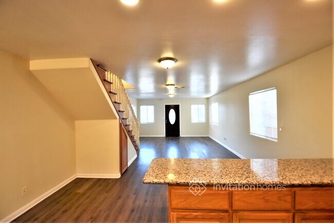 Building Photo - 1207 E Leigh Ct