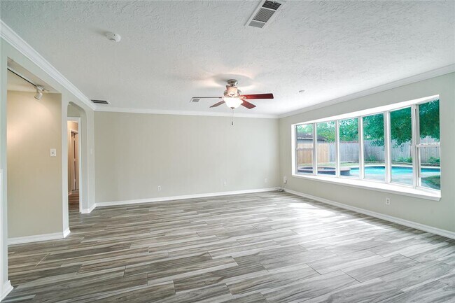 Building Photo - 6011 Beaudry Dr