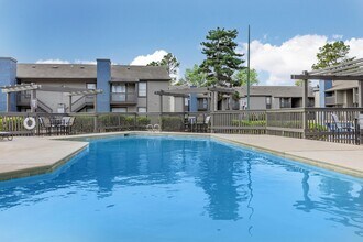 Building Photo - Urban Oaks @ 51st Apartments