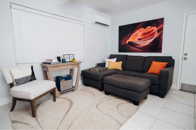 Foto del edificio - 7901 SW 64th Ave