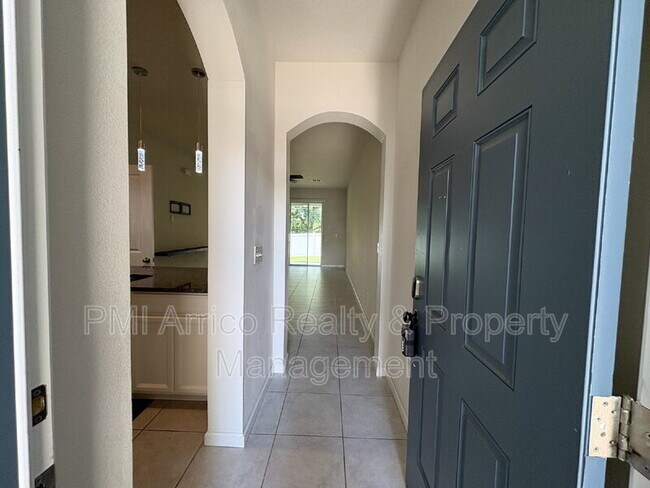 Foto del edificio - 2144 Laceflower Dr