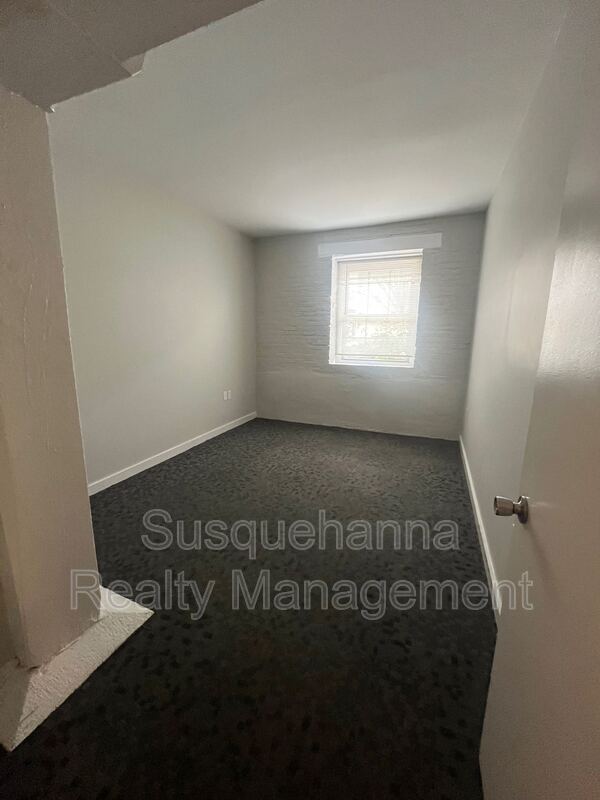 Building Photo - 402 W Frederick St