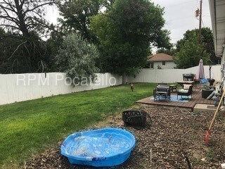 Building Photo - 1824 E Center St