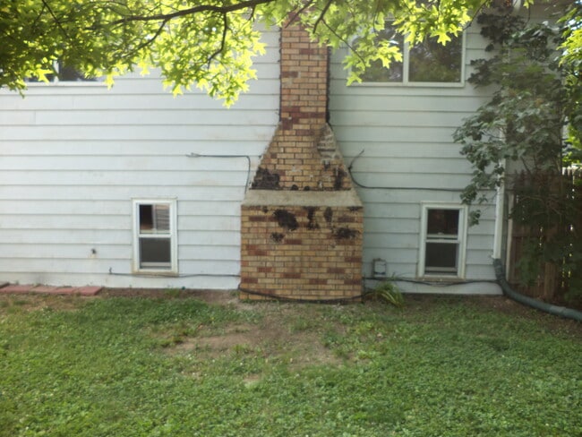 Building Photo - 5843 Lee Ave
