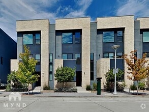 Building Photo - 992 Central St
