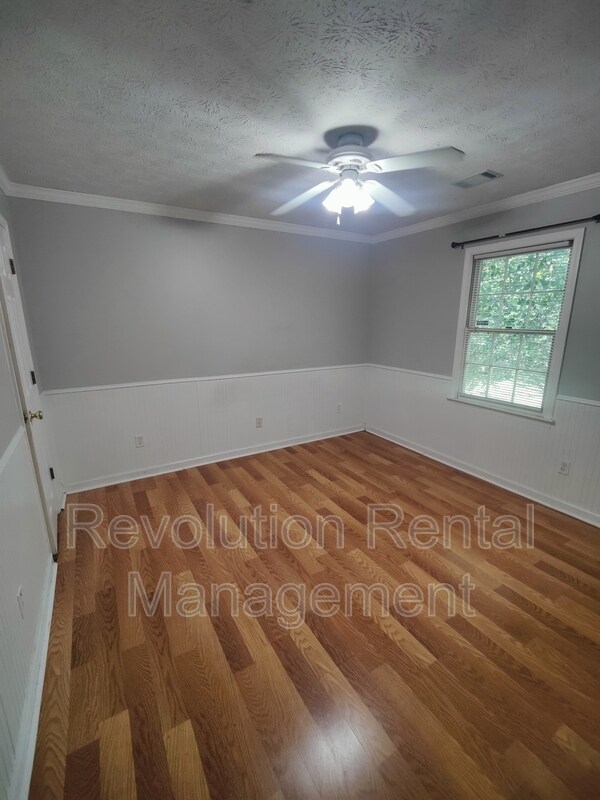 Foto del edificio - 2140 Kings Gate Cir SW