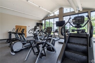 Building Photo - 22 Loso Dr