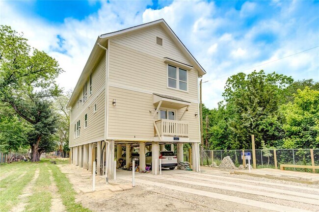Building Photo - 5621 Harvard St