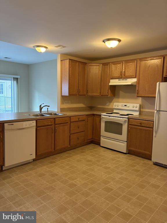 Building Photo - 212 Silk Drive