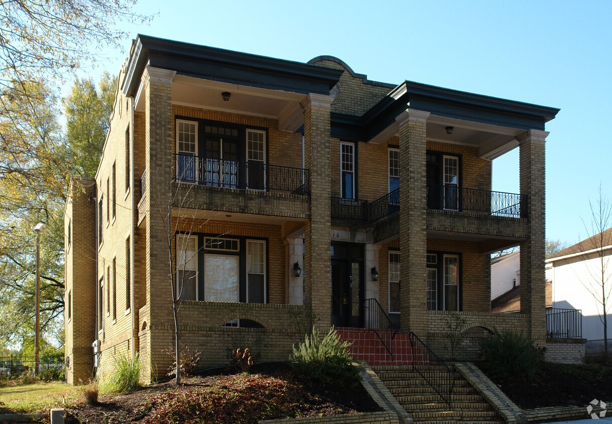 Primary Photo - 110 E Geer St