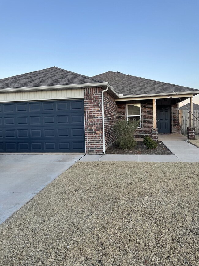 Building Photo - 1808 Hannah Ln