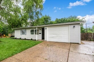 Building Photo - 546 Palace Ln