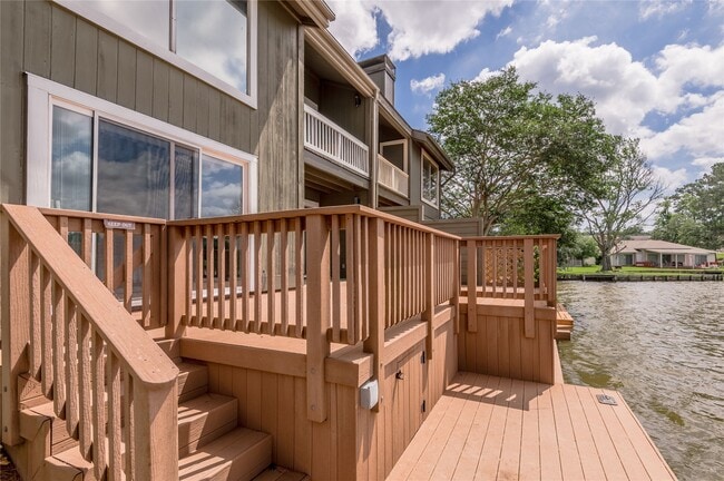 Building Photo - 208 Waters Edge