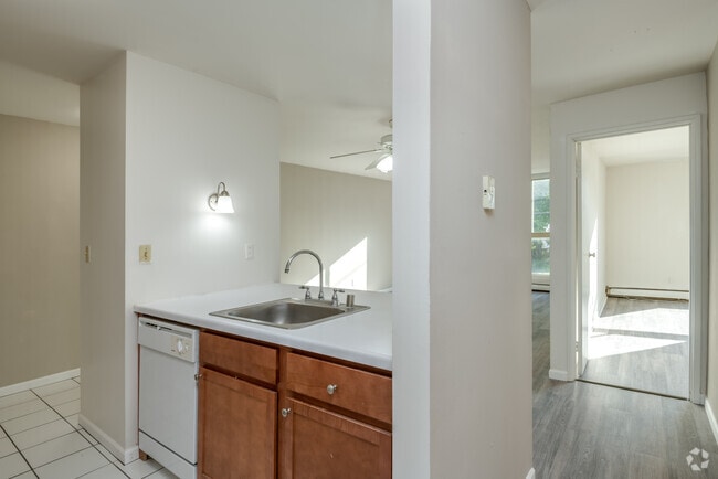 2 BR, 1 BA - 950SF - Oakland Properties