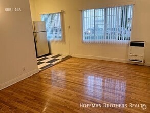 Building Photo - 652 S Dunsmuir Ave