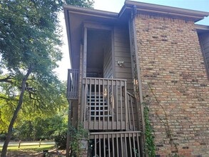 Building Photo - 508 E Denton Dr