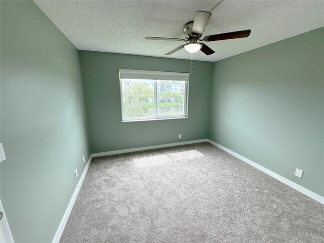 Foto del edificio - 2108 S Cypress Bend Dr