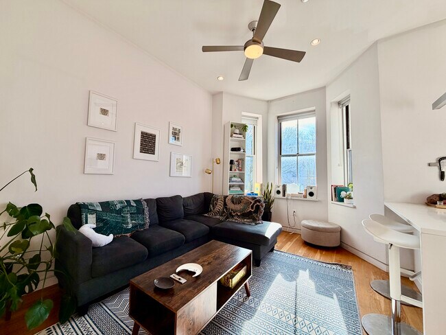 Foto del edificio - 1607 Tremont St