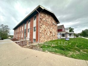 Building Photo - 4420 S 25th St