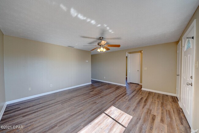Foto del edificio - 706 W 26th St